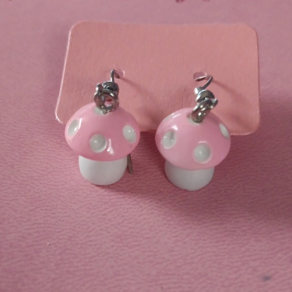Dainty Pink & White Mushroom🍄 Earrings New!